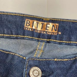 Bitten by Sarah Jessica Parker.14 SHORT! New with tags! Premium bootleg Jean